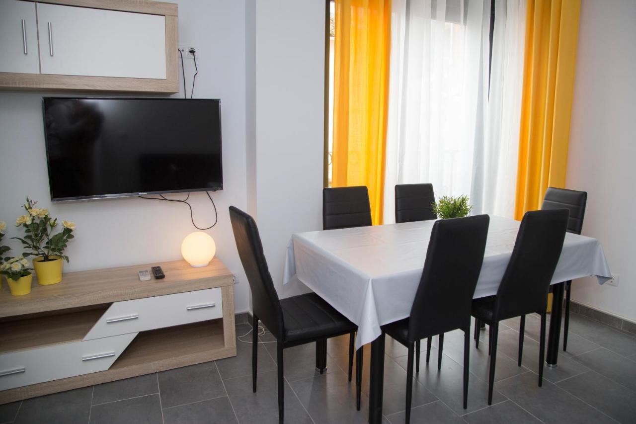 Apartamentos La Plazuela Баньос де Монтемайор Екстериор снимка