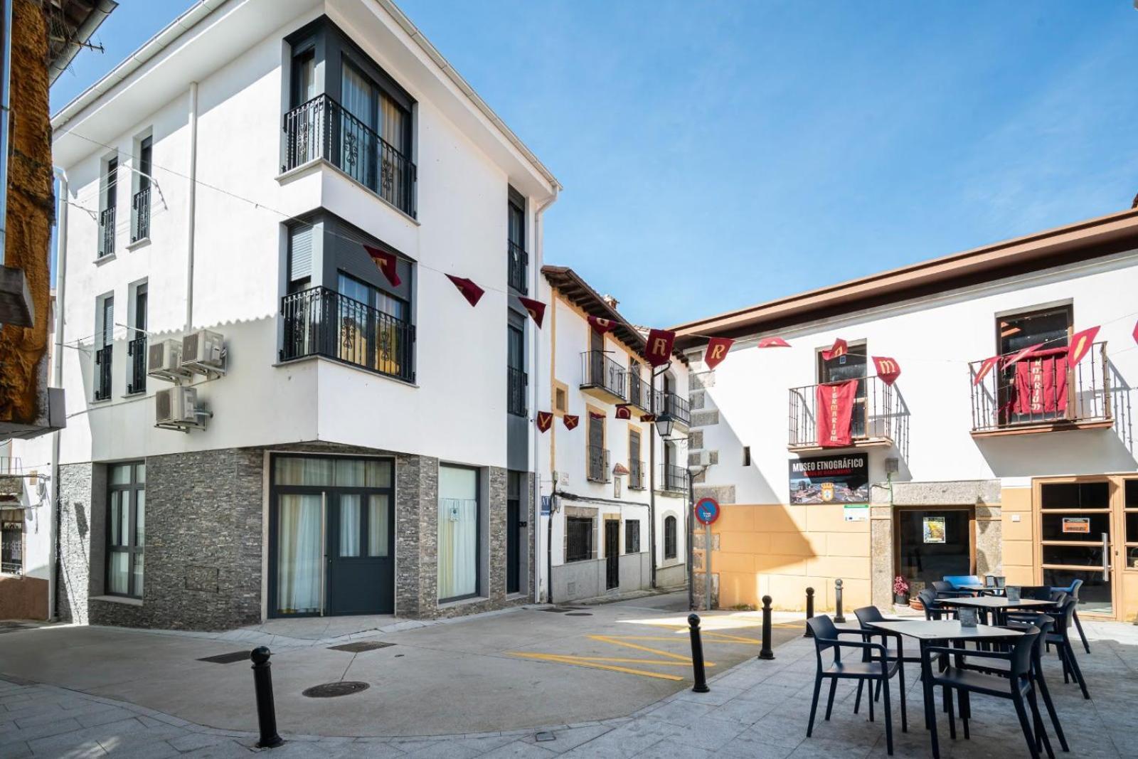 Apartamentos La Plazuela Баньос де Монтемайор Екстериор снимка