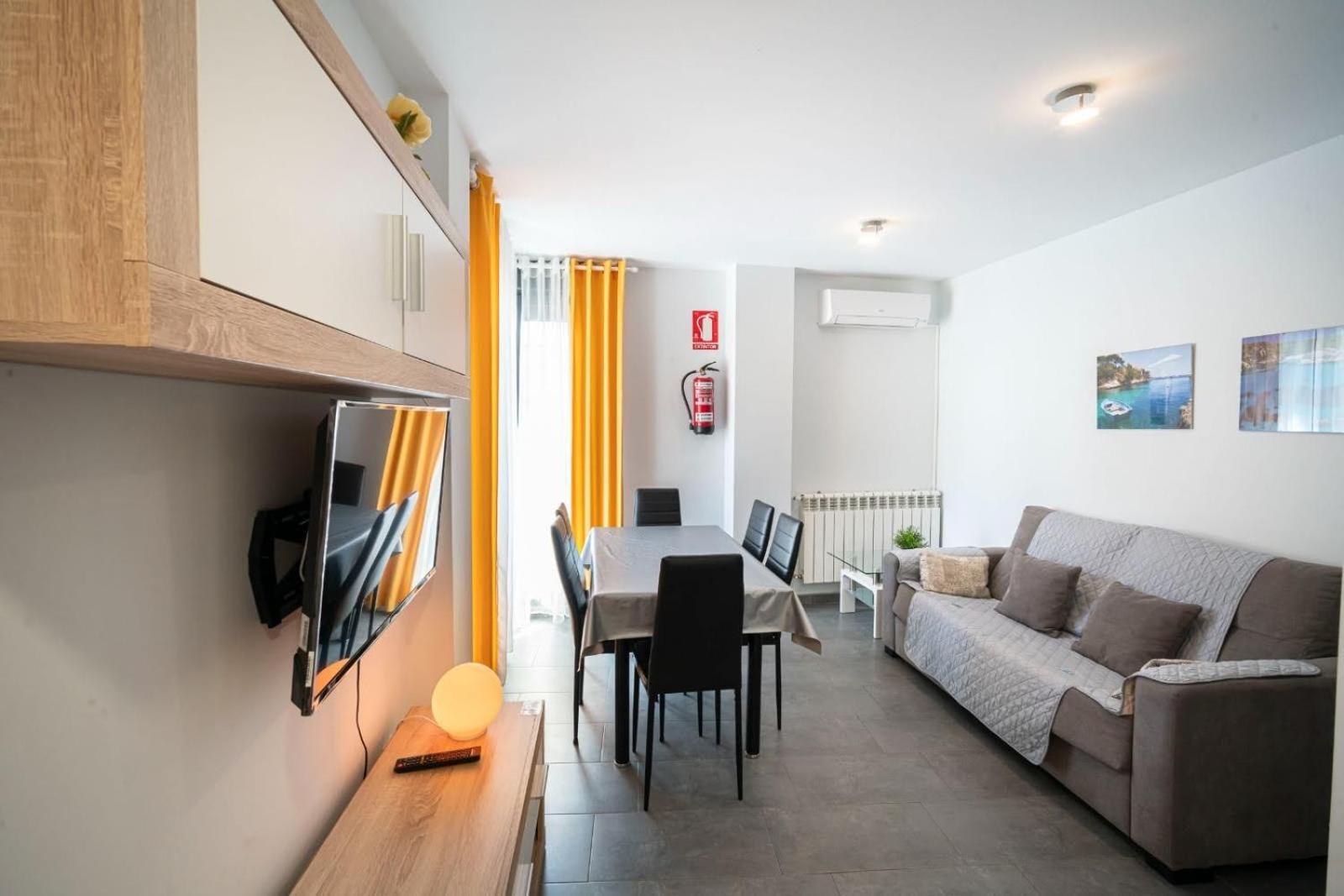 Apartamentos La Plazuela Баньос де Монтемайор Екстериор снимка